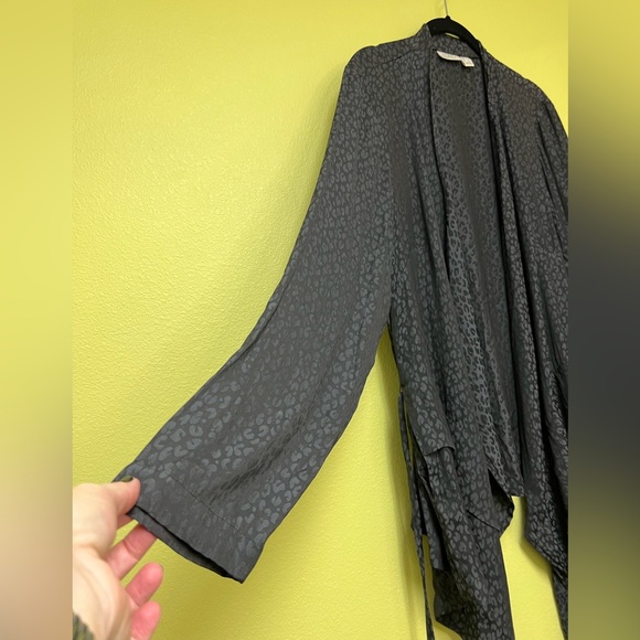 LOGO by Lori Goldstein Gray Sweater - Picture 3 of 14